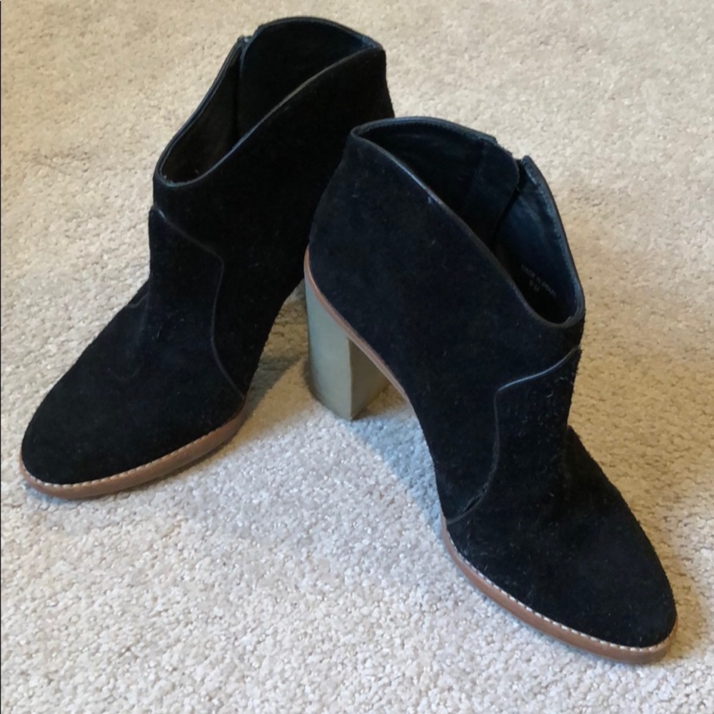 10 Crosby Derek Lam, sz9 Maddox blk suede bootie